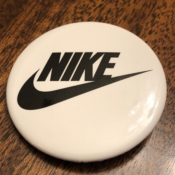 NWT Nike Collectable Pin Set - Picture 6 of 12